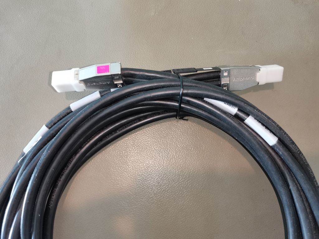 Кабель NetApp Mini SAS HD 5m Cable  (112-00439) - фото фото фото 2