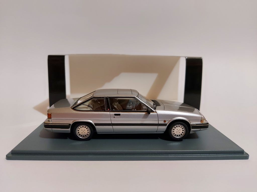 NEO 1:43 Mazda 929 Coupe  (1985) silver - фото фото фото 4
