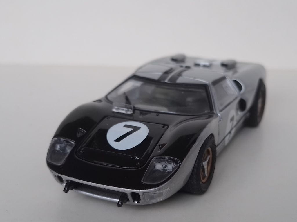 Ford GT40. Universal Hobbies   -3836- - фото фото фото 6