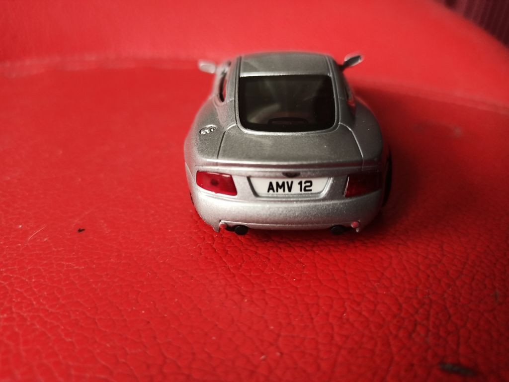 ASTON  MARTIN   V12  VANQUISH   1:43 DeAgostini - фото фото фото 5