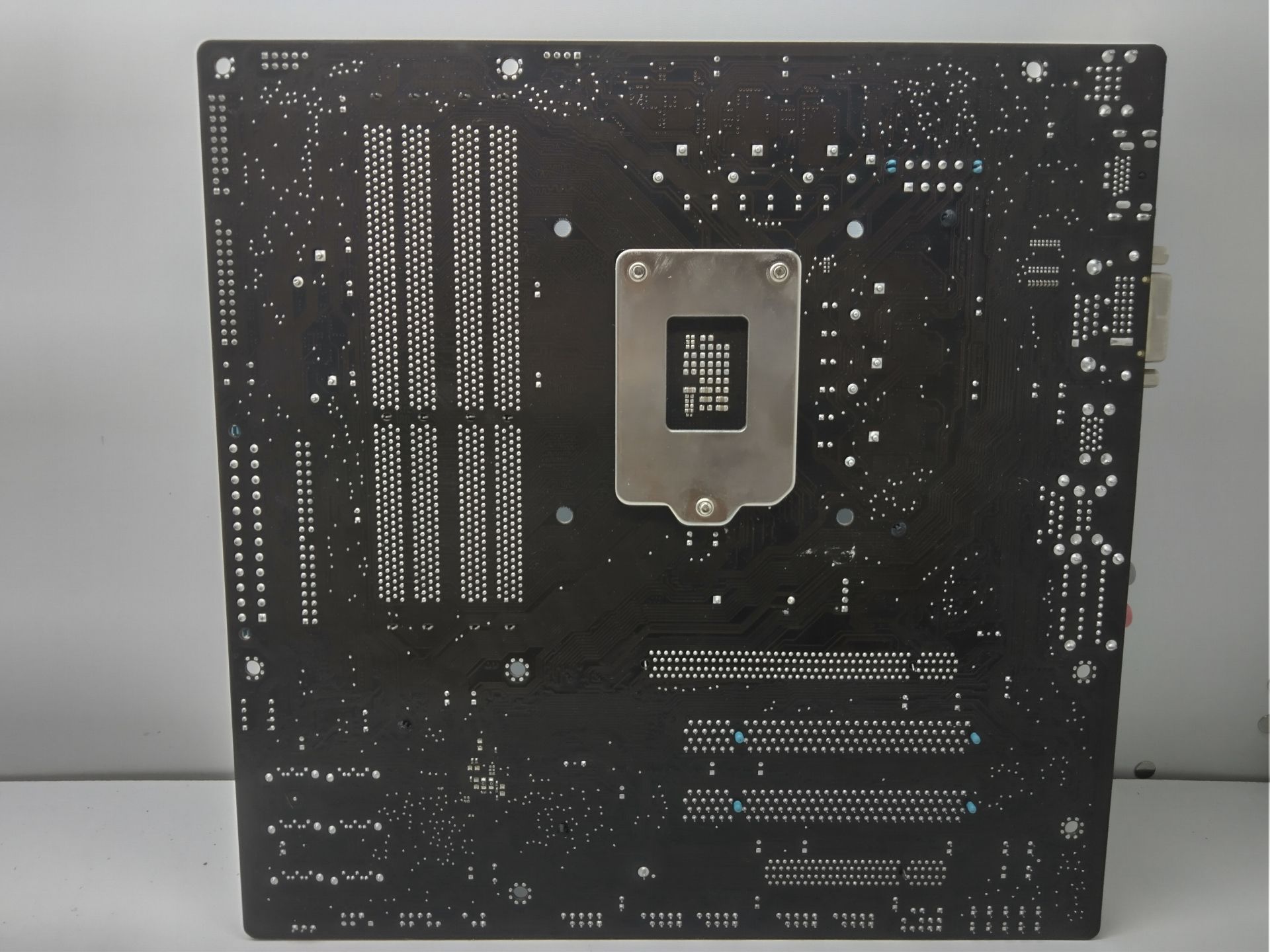 Материнская плата ASUS P8H67-M PRO Socket LGA1155MicroATX 4x DDR3 - фото фото фото 2