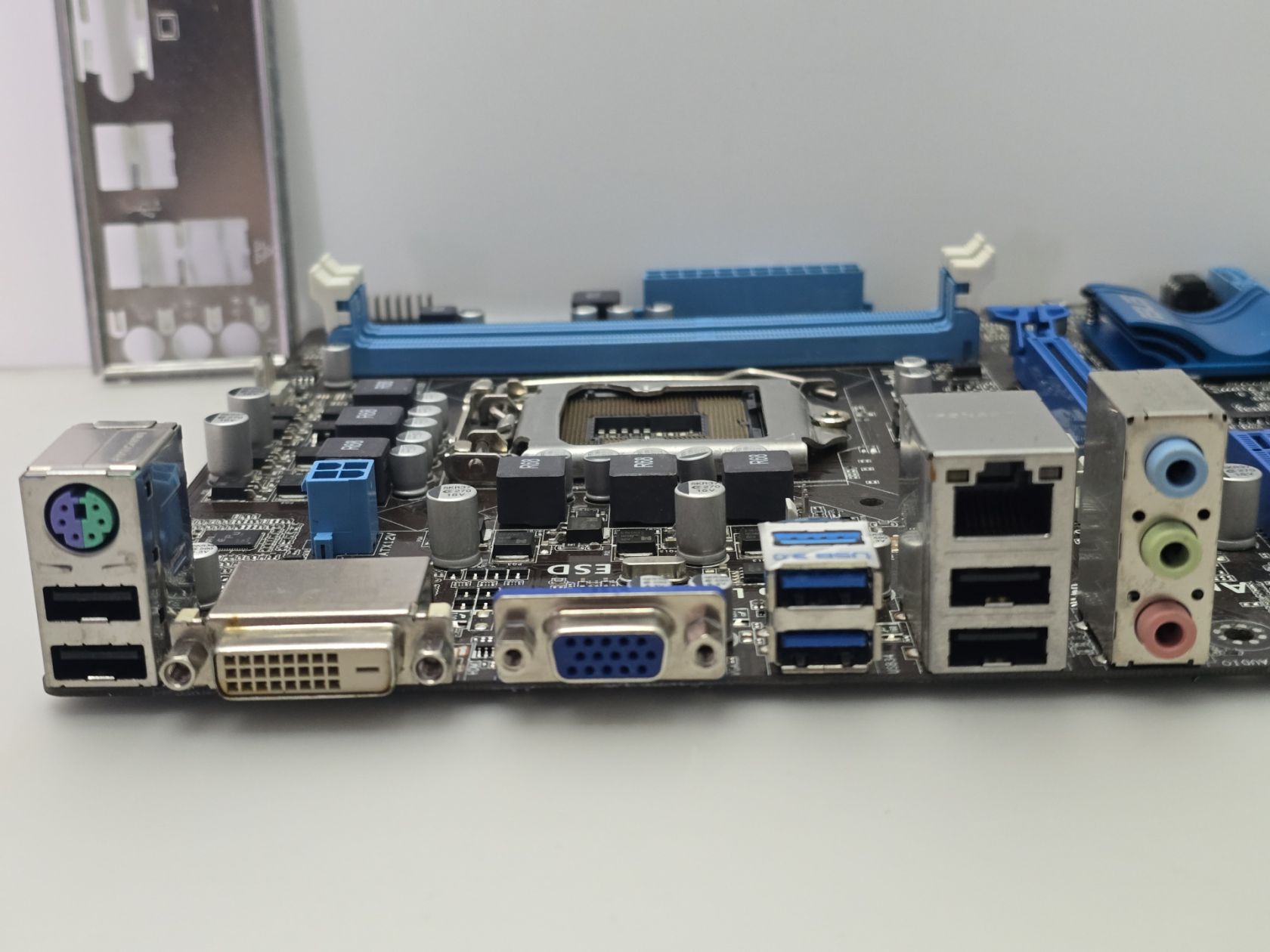 Материнська плата s1155 ASUS P8H61-M LE/USB3   (Socket 1155,DDR3,б/у) - фото фото фото 1