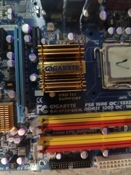 Мат. плата Gigabyte GA-EP35-DS3L rev1.0 LGA775 P35 PCI-E+GbLAN SATA ATX 4DDR2 № 241111102 - фото фото фото 1