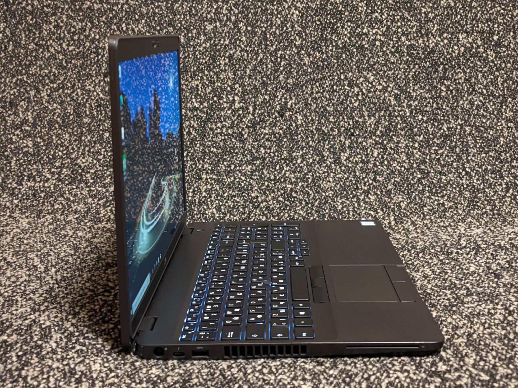 ноутбук Dell Precision 3540 • i7-8565U|16|512|FHD ips|Radeon Pro WX2100 - фото фото фото 4