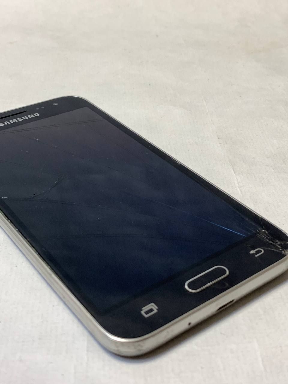 Samsung Galaxy J3 2016 J320H/DS - фото фото фото 2