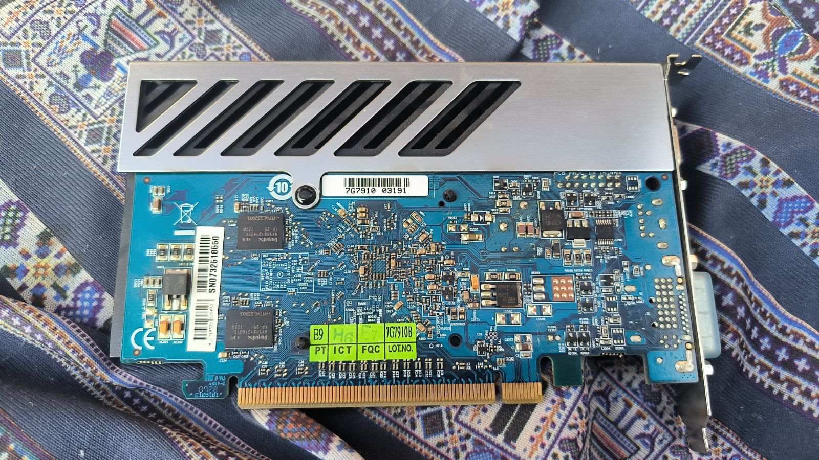 Відеокарта Gigabyte Radeon HD 2400 Pro GV-RX24P256H 256MB PCI-E - фото фото фото 2