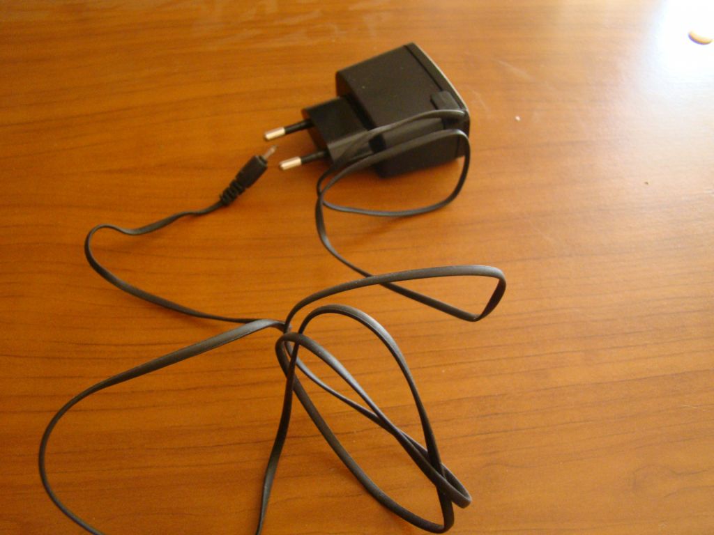 Зарядное устройство телефона Nokia, выход 5V 350mA - фото фото фото 1