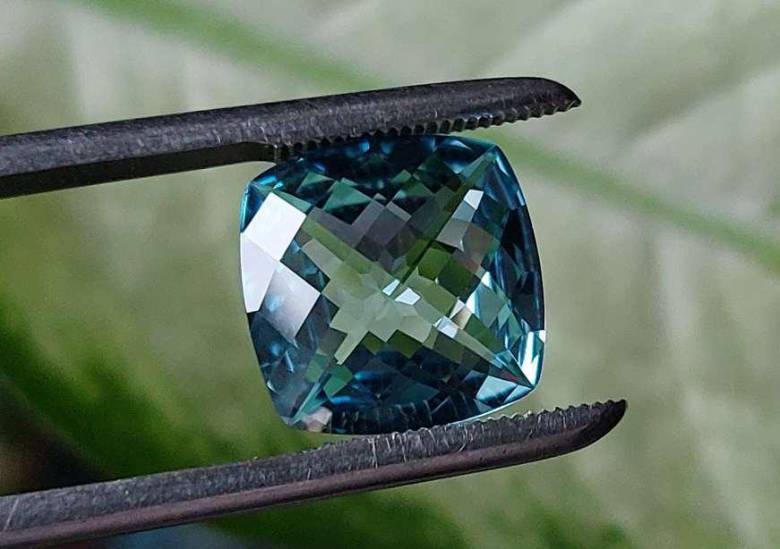 Натуральный топаз 10.86 ct  14 x 14 mm - фото фото фото 7