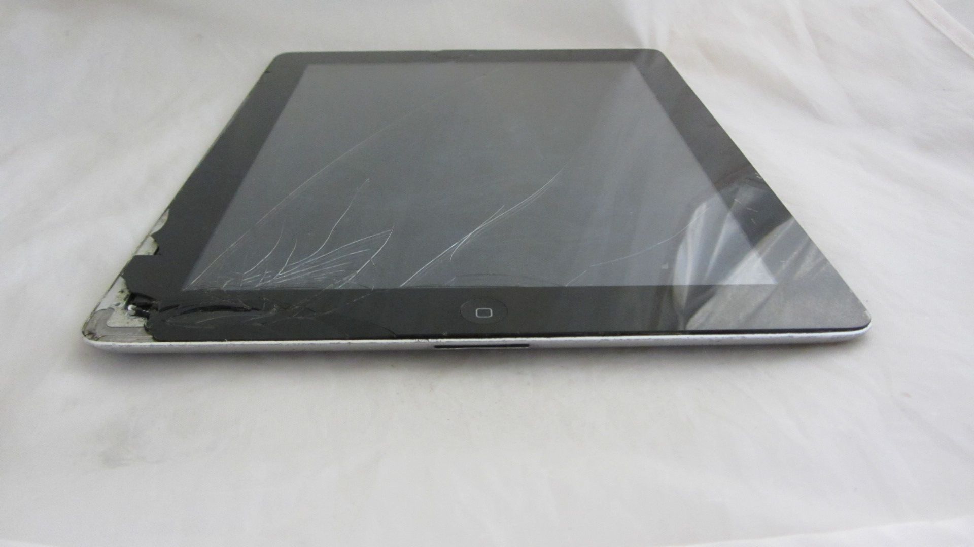 Apple iPad 2 16Gb Wi-fi Black - фото фото фото 1
