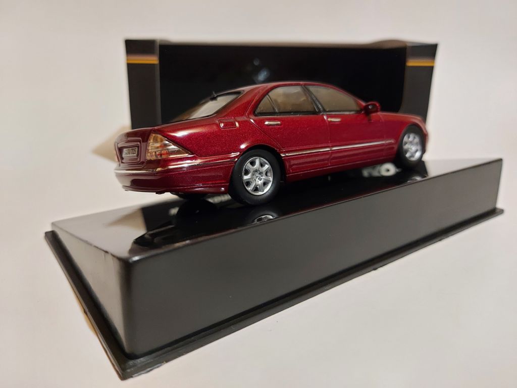 IXO 1:43 Mercedes-Benz S500, W220  (2000) bernstein red metallic - фото фото фото 4