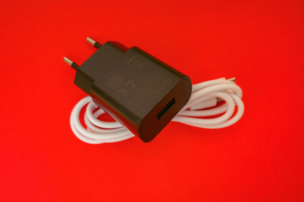 Зарядное Оригинал STC-A15A-A 5V 1.5A Зарядка - фото фото фото 1