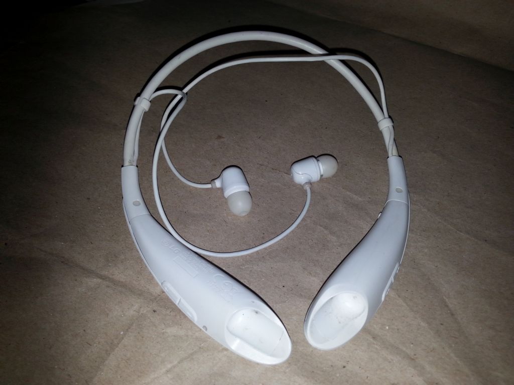 Bluetooth стереогарнитура LG Tone Ultra HBS-800 редкаяБЕЛАЯ - фото фото фото 2