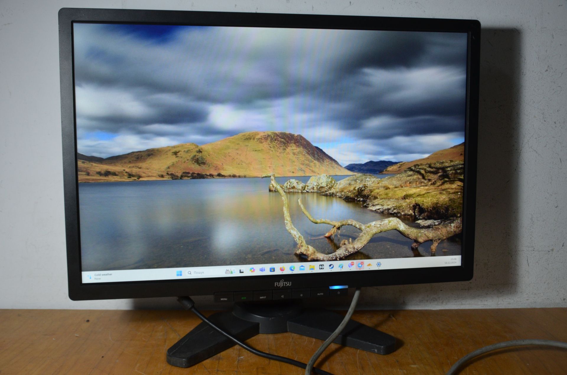 МОНІТОР TFT 22'' LED  Wide Fujitsu Siemens E22W-6! - фото фото фото 2