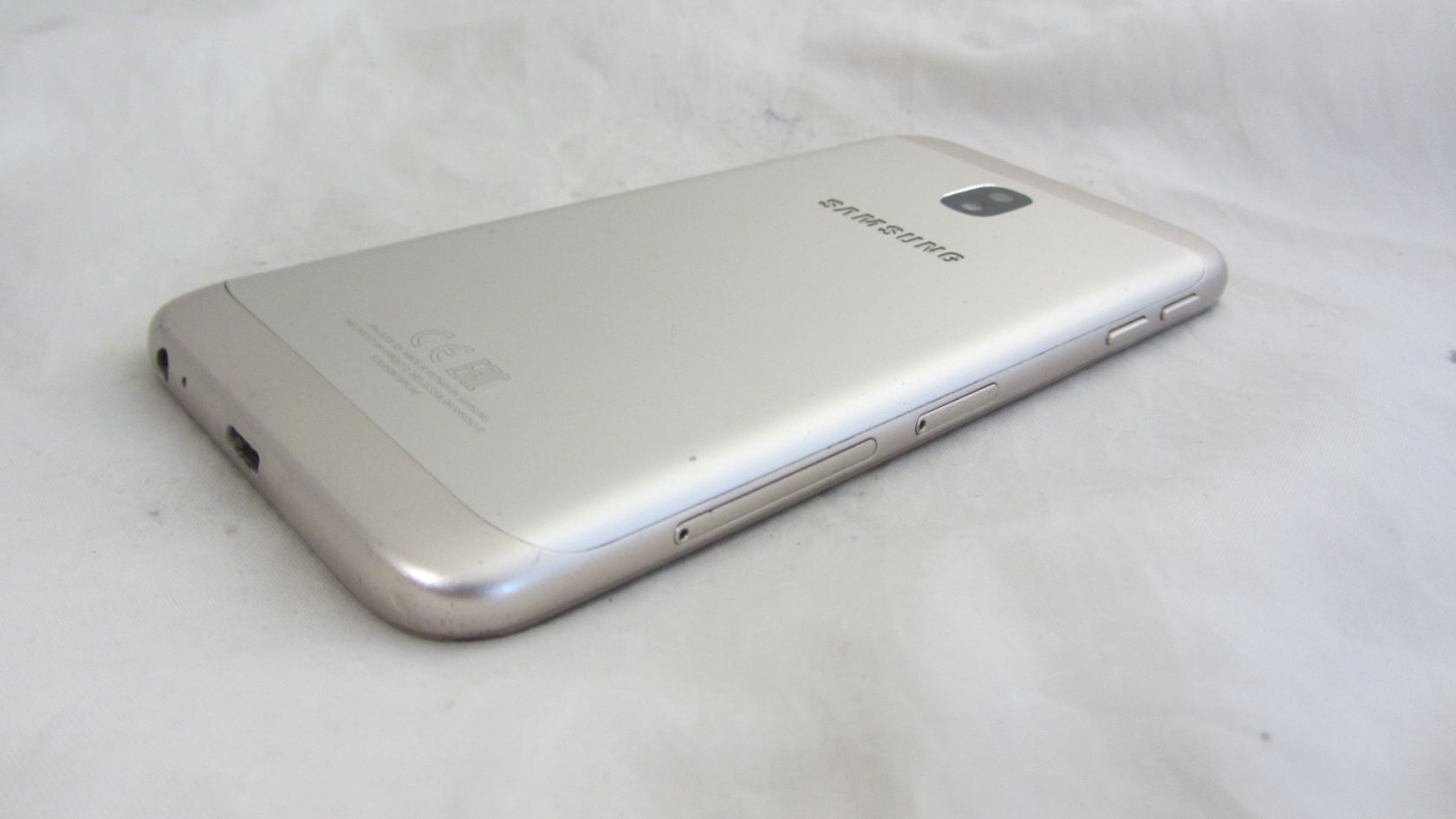 Samsung Galaxy J3  (2017)  (SM-J330F/DS) Gold - фото фото фото 4