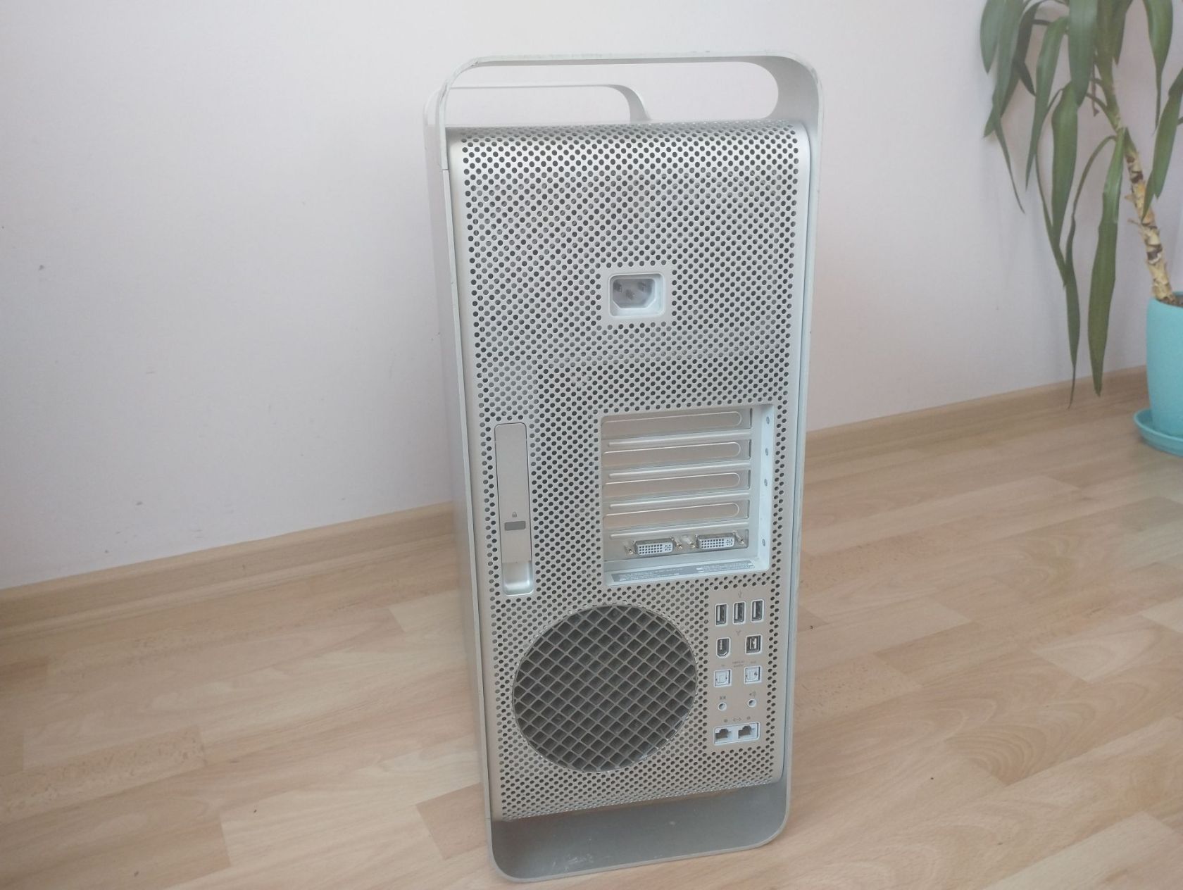 Системний блок Apple mac pro A1186 CPU 2x Intel Xeon 5150 2.66GHz, RAM - фото фото фото 3