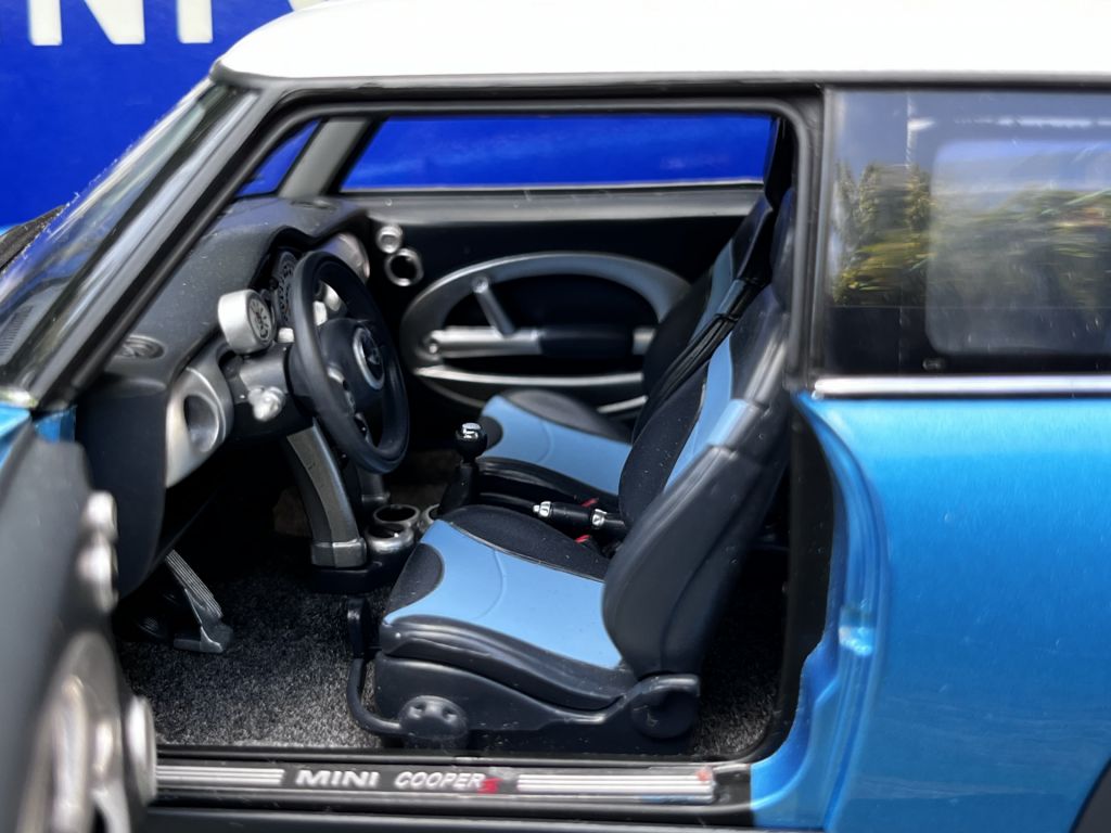 Mini Cooper S by AutoArt 1:18 - фото фото фото 8