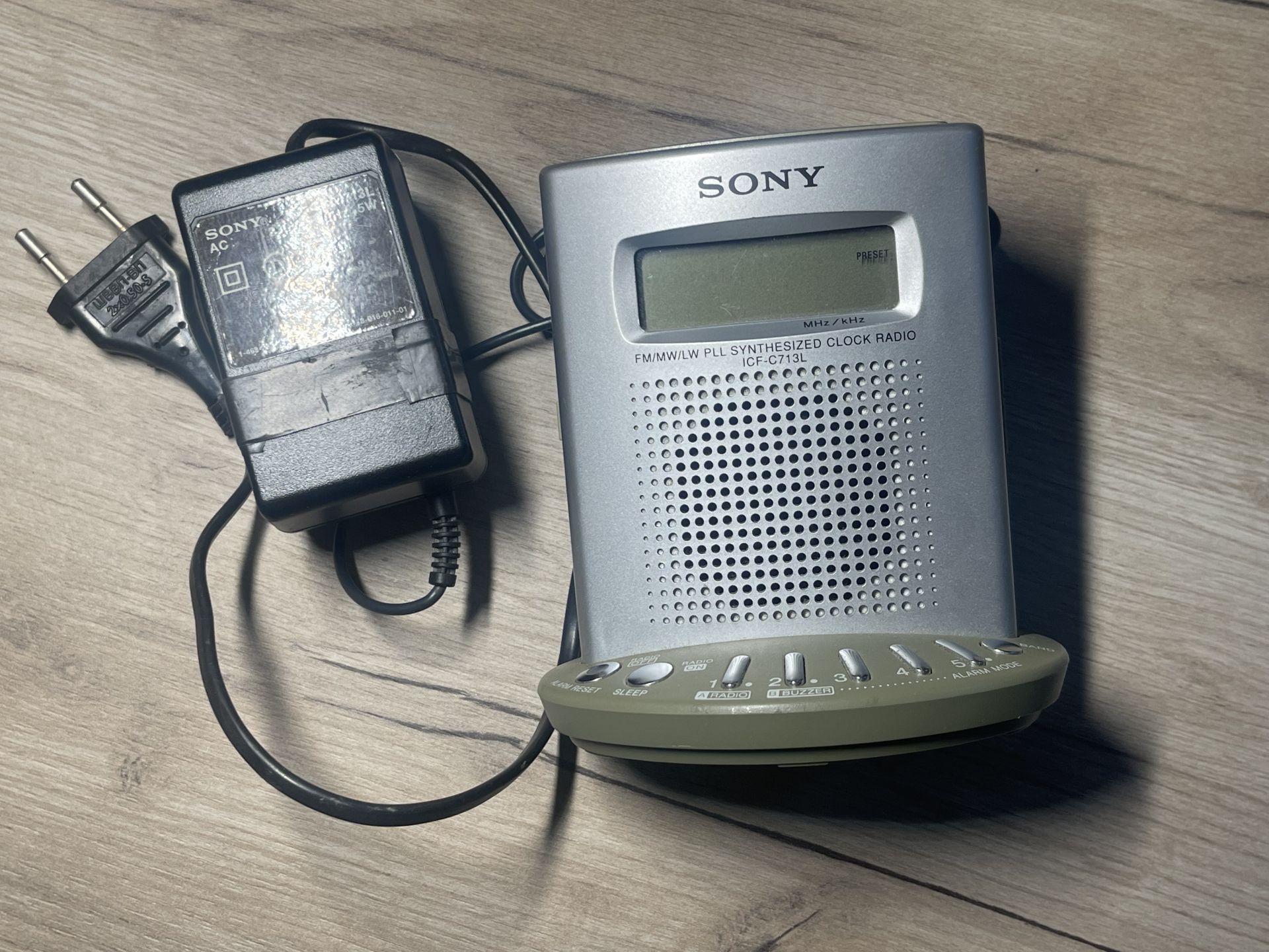 Радіоприймач Sony icf-c713l  FM-LW-MW radio - фото фото фото 0