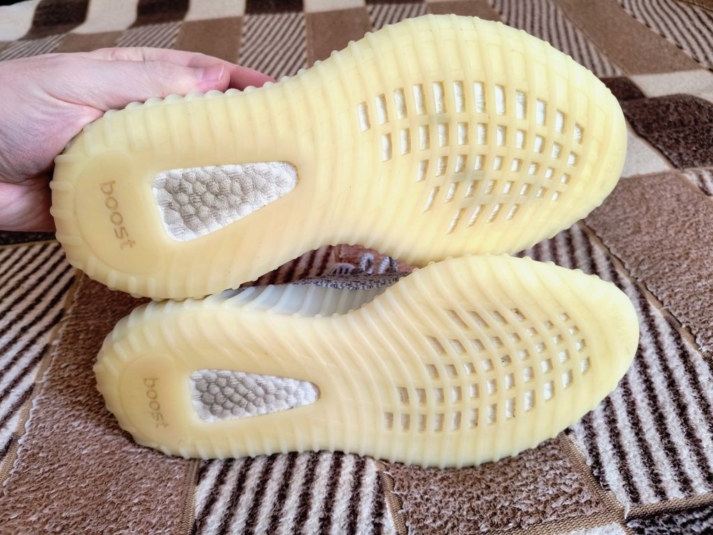 Кросівки Adidas Yeezy Boost 350 V2 - фото фото фото 4