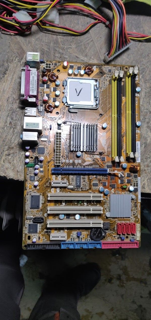 Мат. плата ASUS P5B SE LGA775 P965 PCI-E+GbLAN SATA ATX 4DDR2 № 200112 - фото фото фото 0