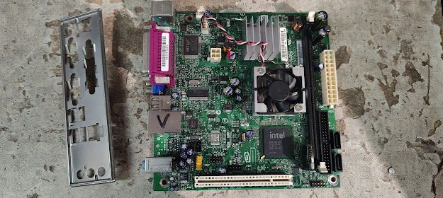 Мат. плата Intel D945GCLF2D Atom 330  i945GC SVGA+GbLAN Mini-ITX 1DDR2 № 241305100 - фото фото фото 0
