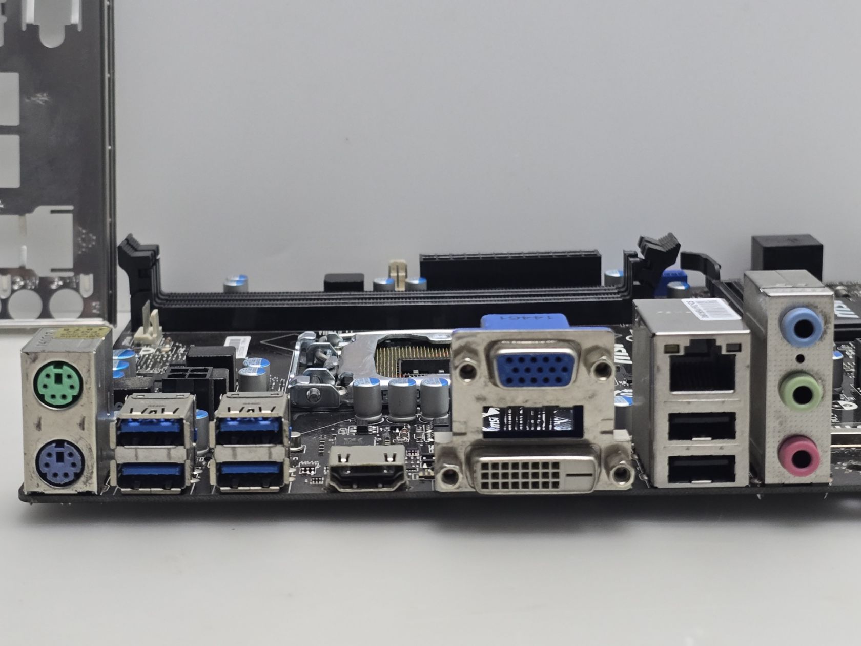 Материнська плата s1150 MSI H81M-E34  (Socket 1150,DDR3,б/у) - фото фото фото 2