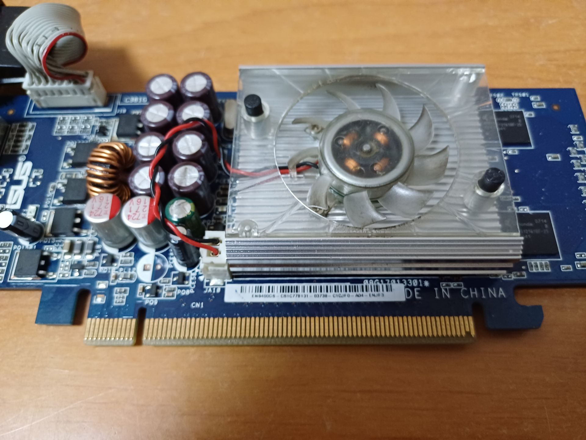 Видeокарта Asus 8400GS 256Mb - фото фото фото 2