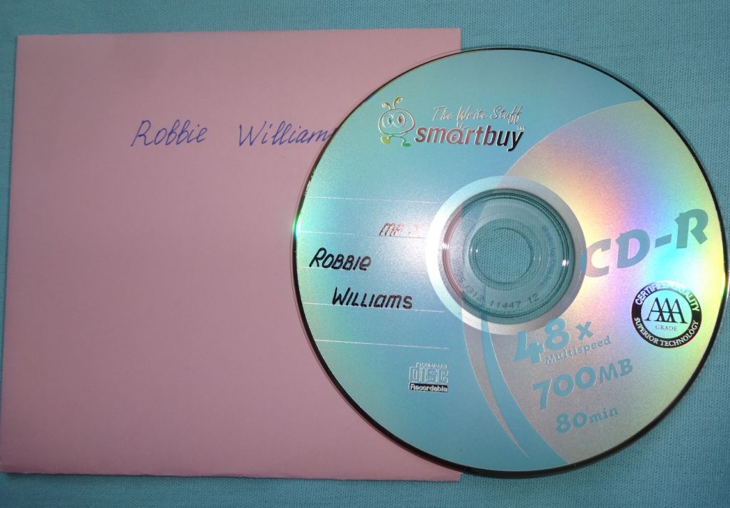 Музыка Robbie Williams  на  CD-диске - фото фото фото 1