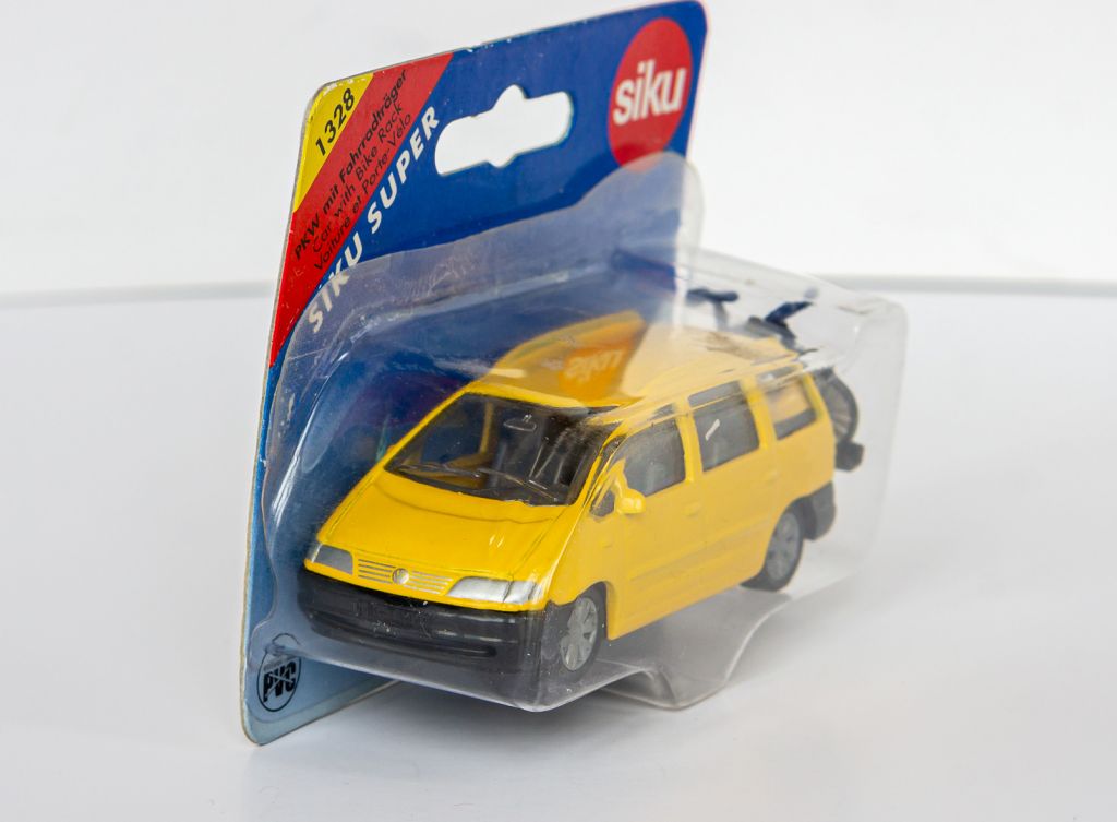 1:55 VW Sharan yellow Bike Rack, Siku 1328 - фото фото фото 1