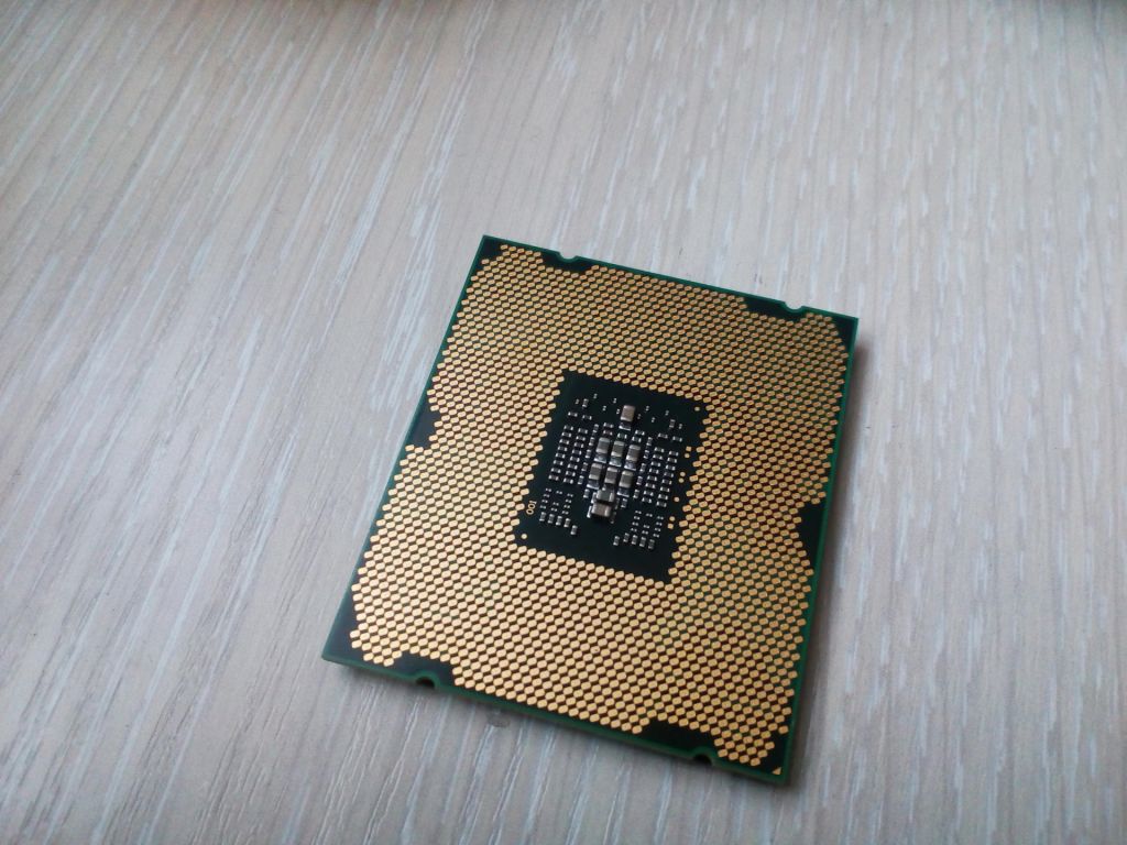 Процесор Intel Xeon E5-2609 та інші - фото фото фото 1
