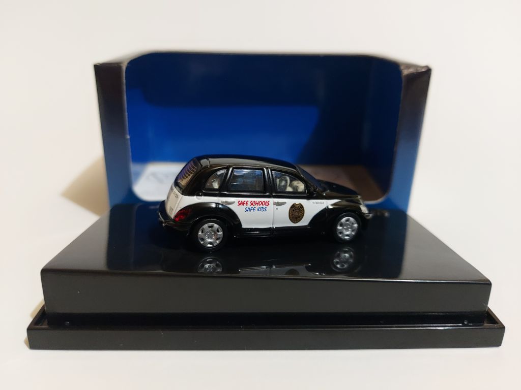 Ricko 1:87 Chrysler PT Cruiser, School Police  (2006) - фото фото фото 5