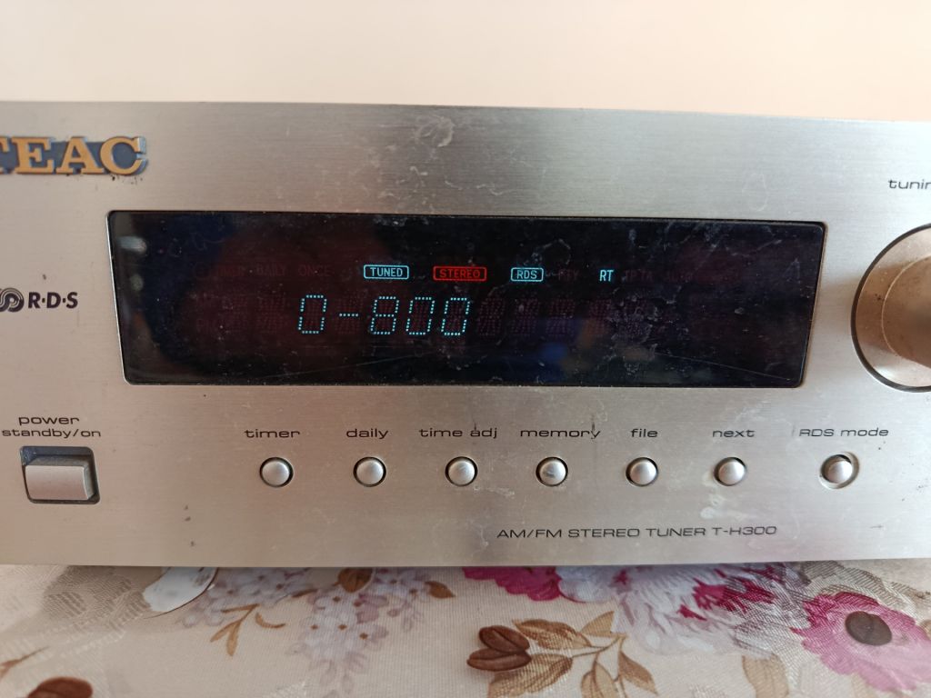 Радіоприймач TEAC T-H300 - фото фото фото 3