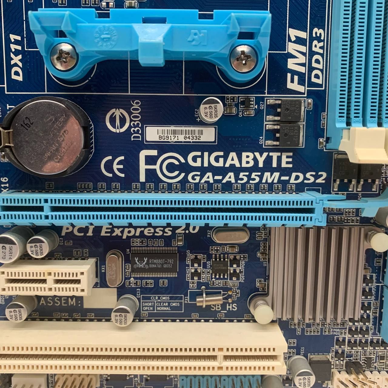 Материнская плата sFM1 GIGABYTE GA-A55M-DS2  (Socket FM1,DDR3,б/у) - фото фото фото 1