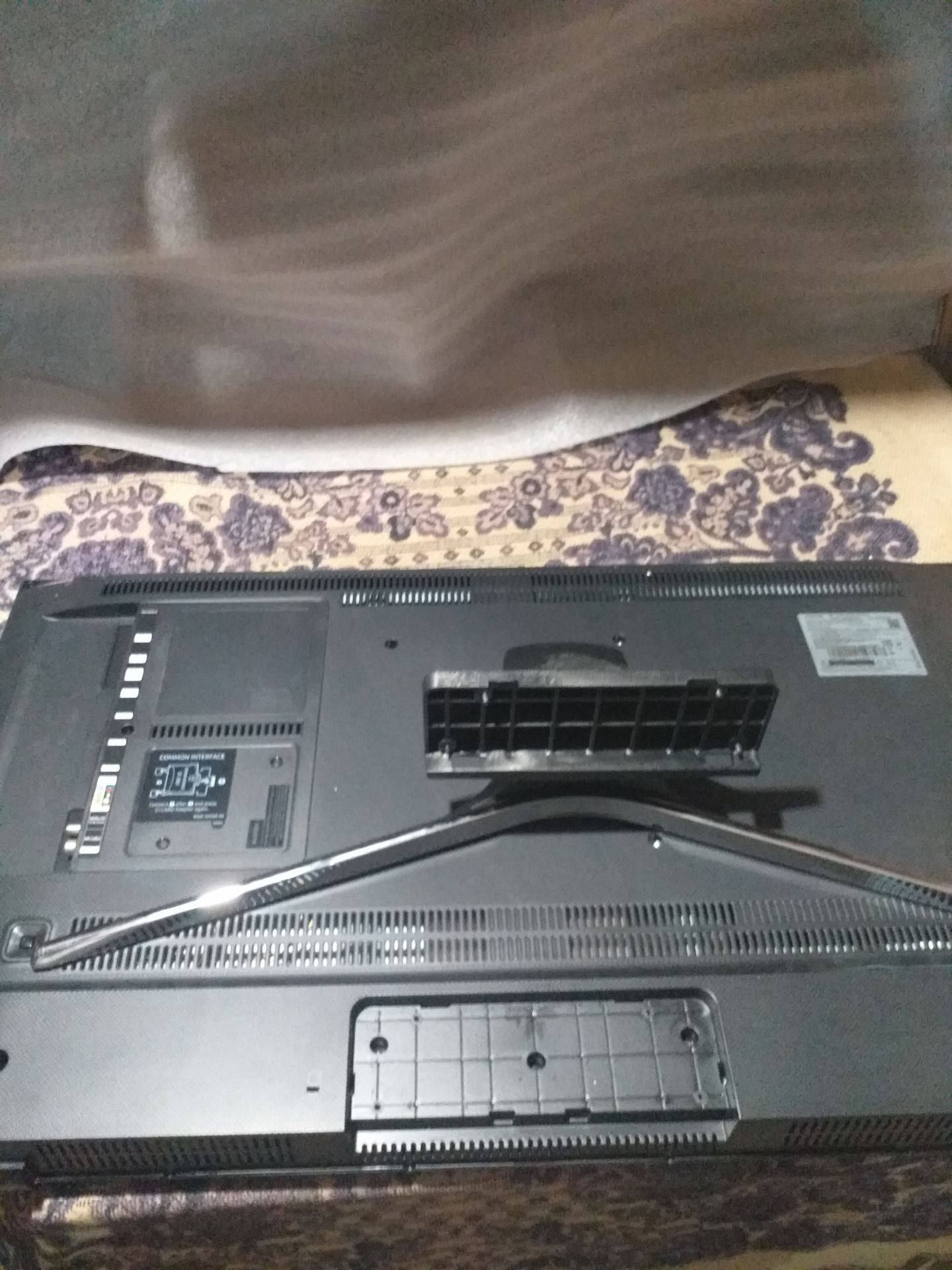 Samsung UE40KU6100AXUA Разбита матрица! - фото фото фото 1
