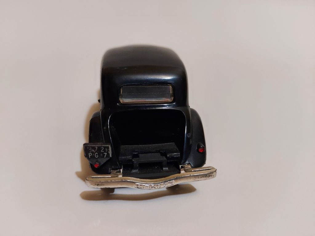 Norev 1:43  (plastic) Citroen 11 A  (1936) - фото фото фото 3