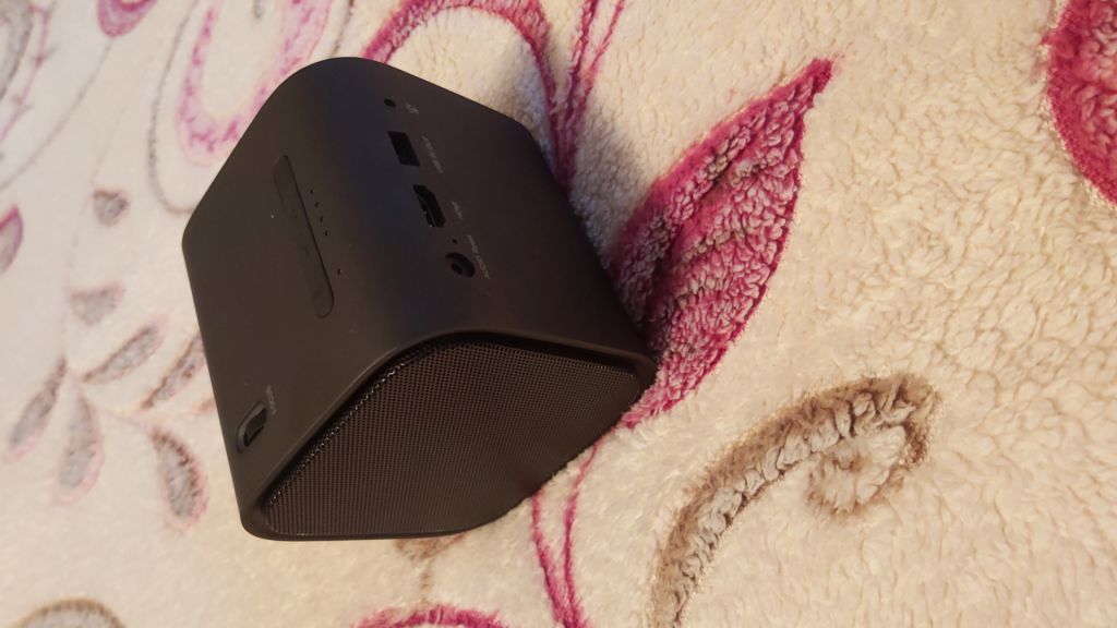 Модный LED DLP проектор Apeman M7 с Bluetooth колонкой - фото фото фото 2