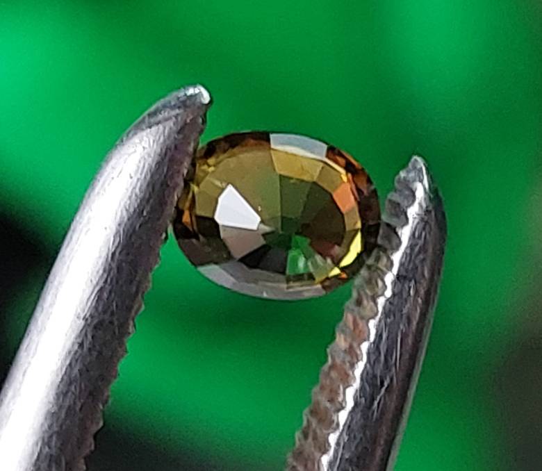 Турмалин 0,58Ct 5,6x4,4 мм VS - фото фото фото 4