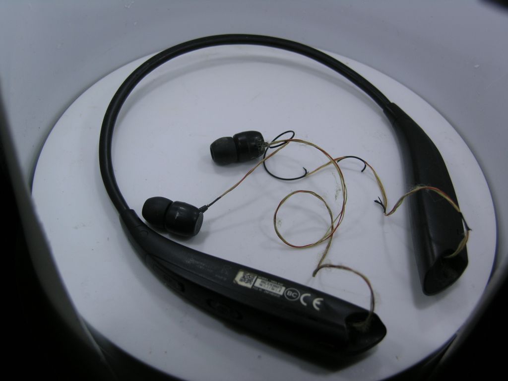 bluetooth стерео гарнитура lg Tone HBS-830 з США - фото фото фото 12