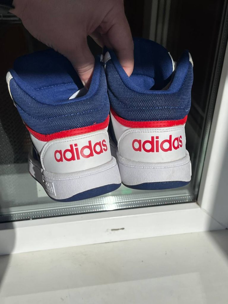 Кросівки Adidas Hoops Mid дитячі.35 розмір, 21,5 устілка. - фото фото фото 4