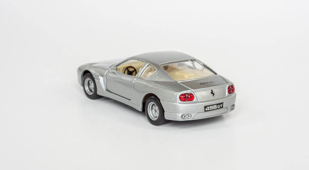1:39 Ferrari 456 GT 1992-98 silver, Maisto Shell Collezione - фото фото фото 4