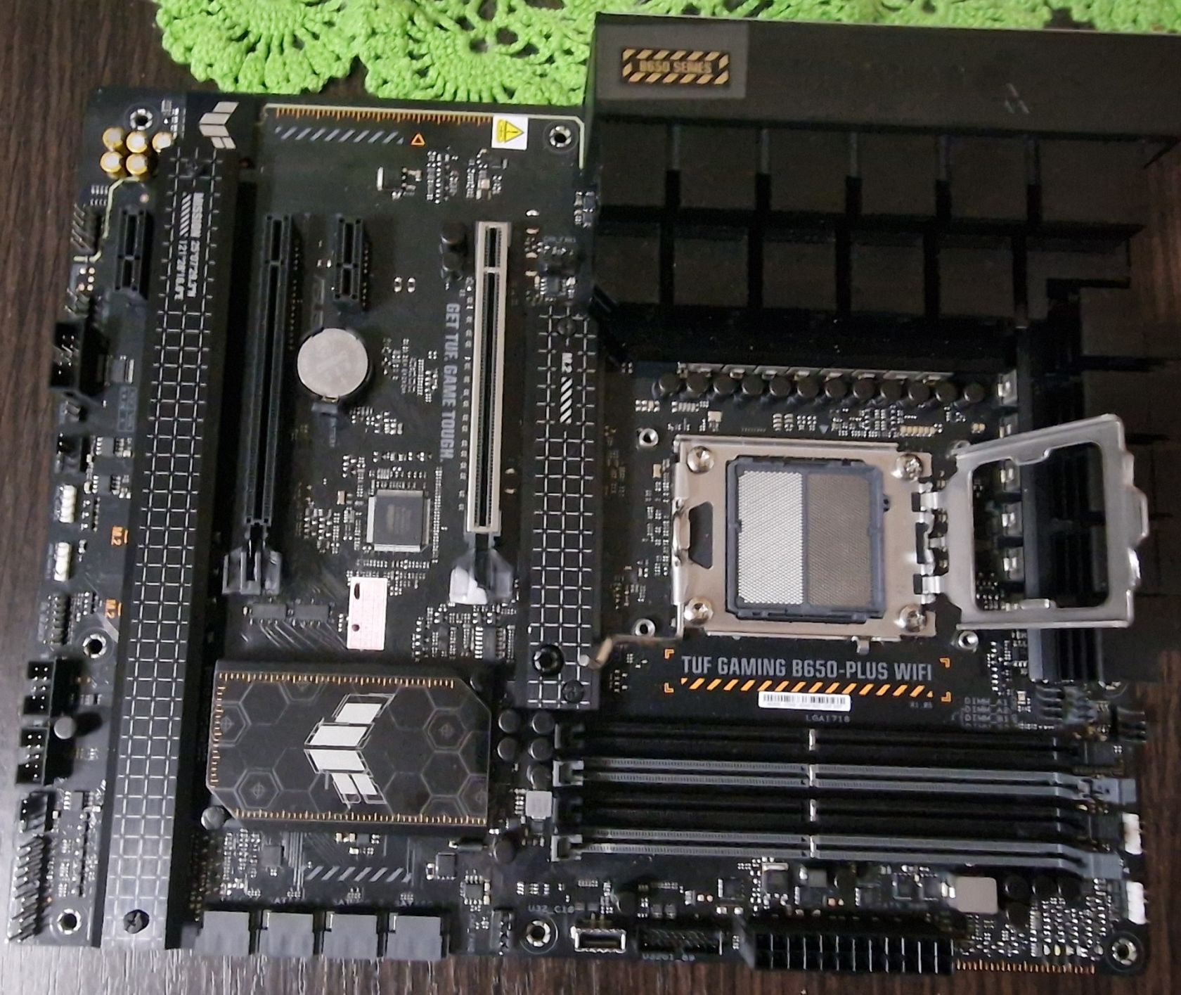 Мать AM5, ASUS TUF GAMING B650-PLUS WIFI . Amd B650 - фото фото фото 2