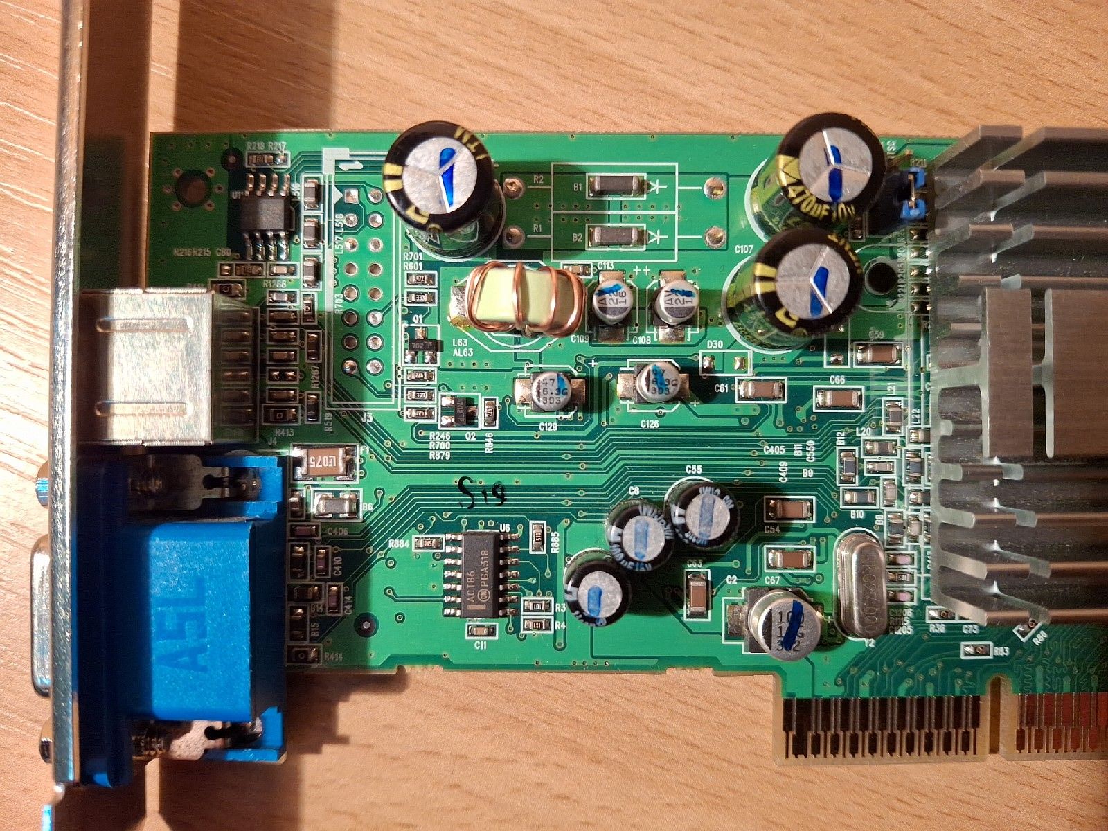 Видеокарта ATI Radeon 9200SE  (AGP 8x, 64Mb) - фото фото фото 1