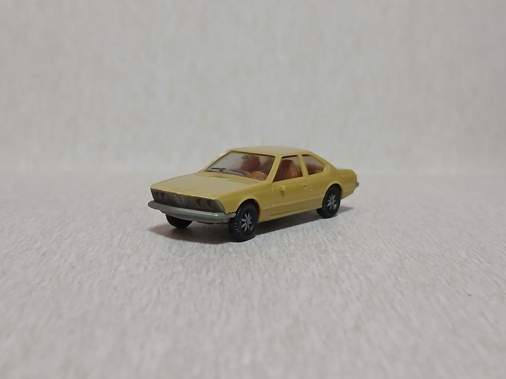 Автомобіль BMW 633 CSI. HERPA 1:87 H0  (11717.20/3+) . - фото фото фото 0