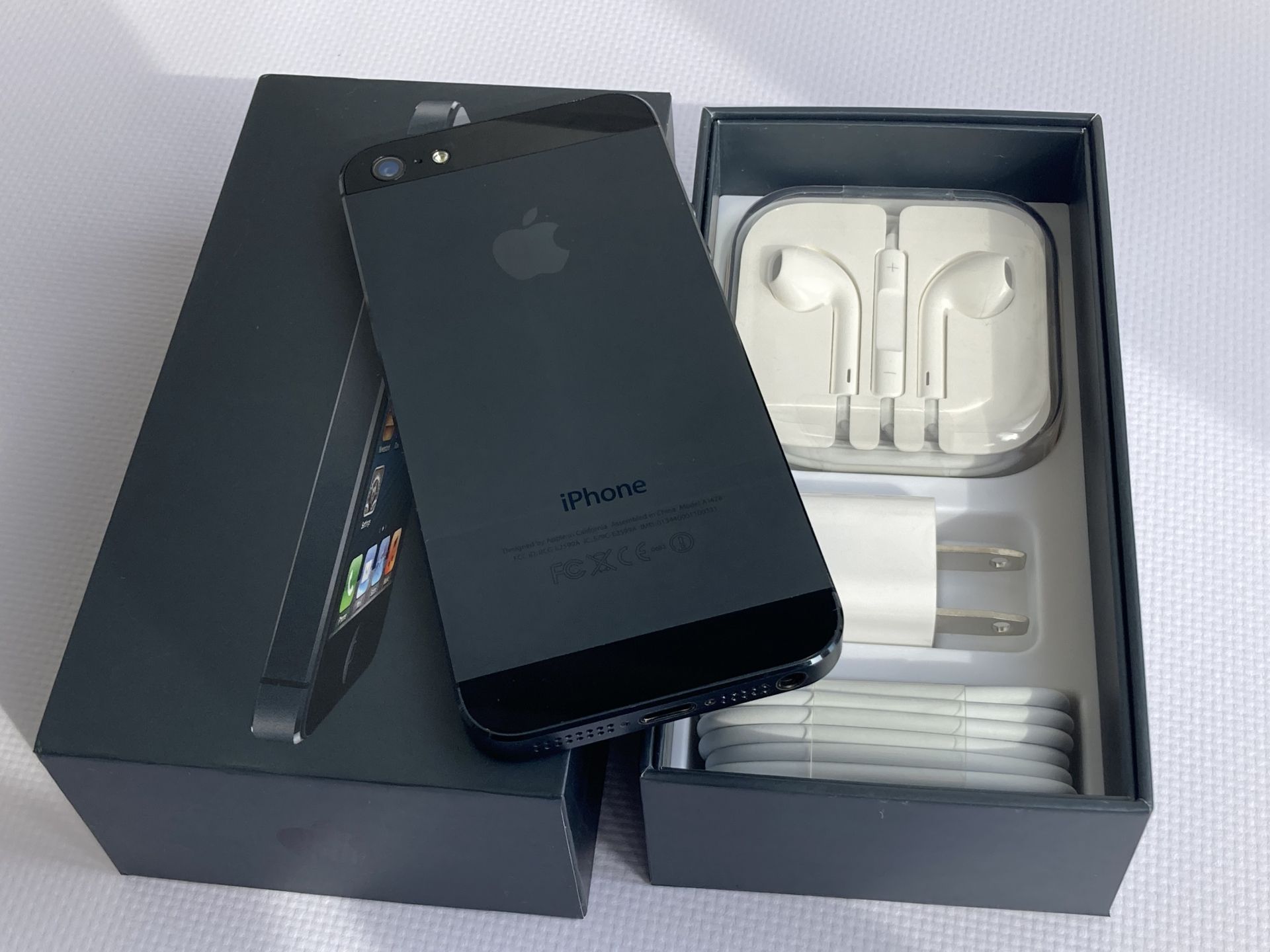 Apple iPhone 5 Black 32 Gb  (A1428) Neverlock Стан Нового - фото фото фото 1