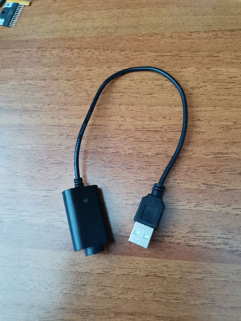 Зарядное устройство USB аккумуляторов 510/eGo 4.2V 420mA - фото фото фото 4