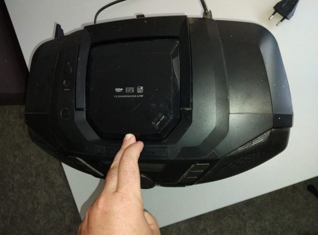Магнітофон Philips AZ787 CD / USB / Cassette / Radio / AUX магнитофон - фото фото фото 2