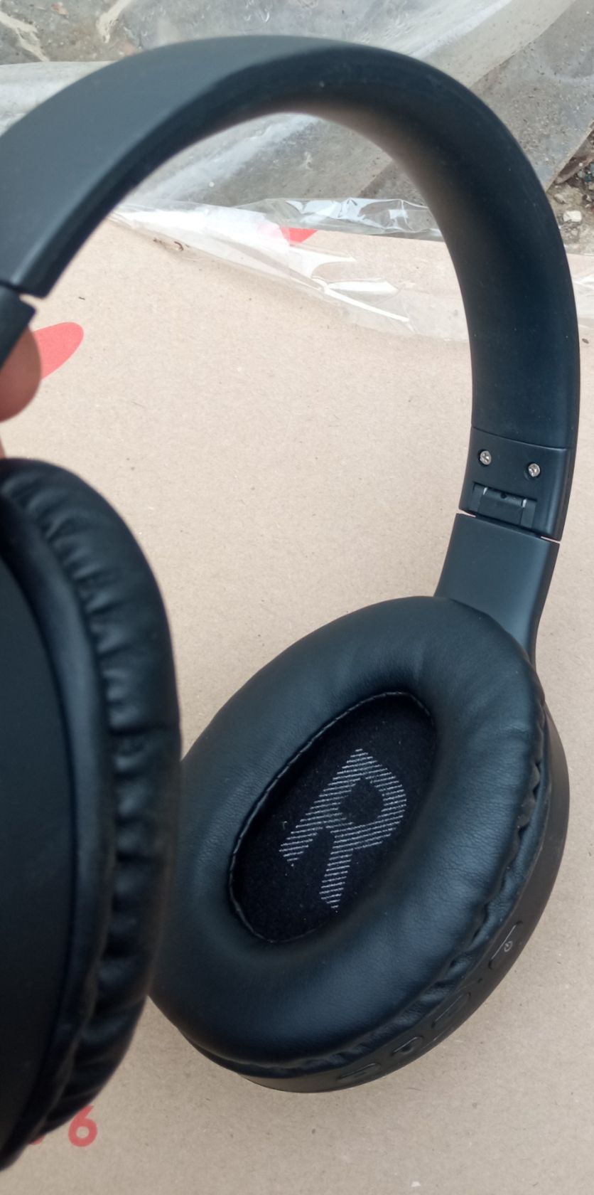 Bluetooth-навушники з мікрофоном Celly Wavebeat B9   (Black) - фото фото фото 3