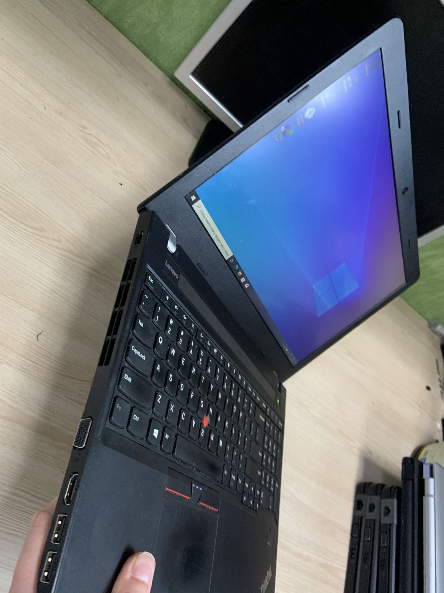 Lenovo ThinkPad E570 15,6 IPS/i5-6300/8GB/240SSD/Intel HD - фото фото фото 3