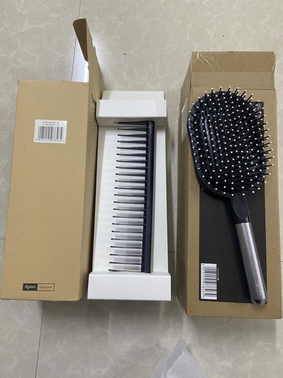 Професійний набір гребінців dyson-designed paddle brush (nickel/black) - фото фото фото 0