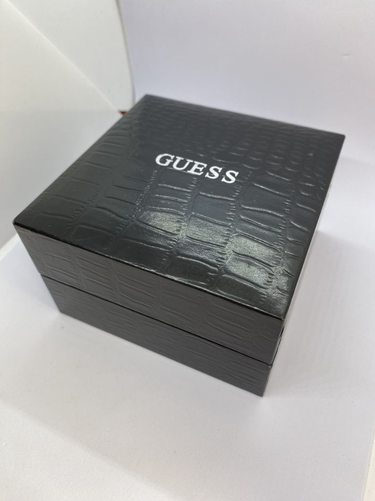 Коробка для годинника guess  (оригінал) чорна - фото фото фото 0