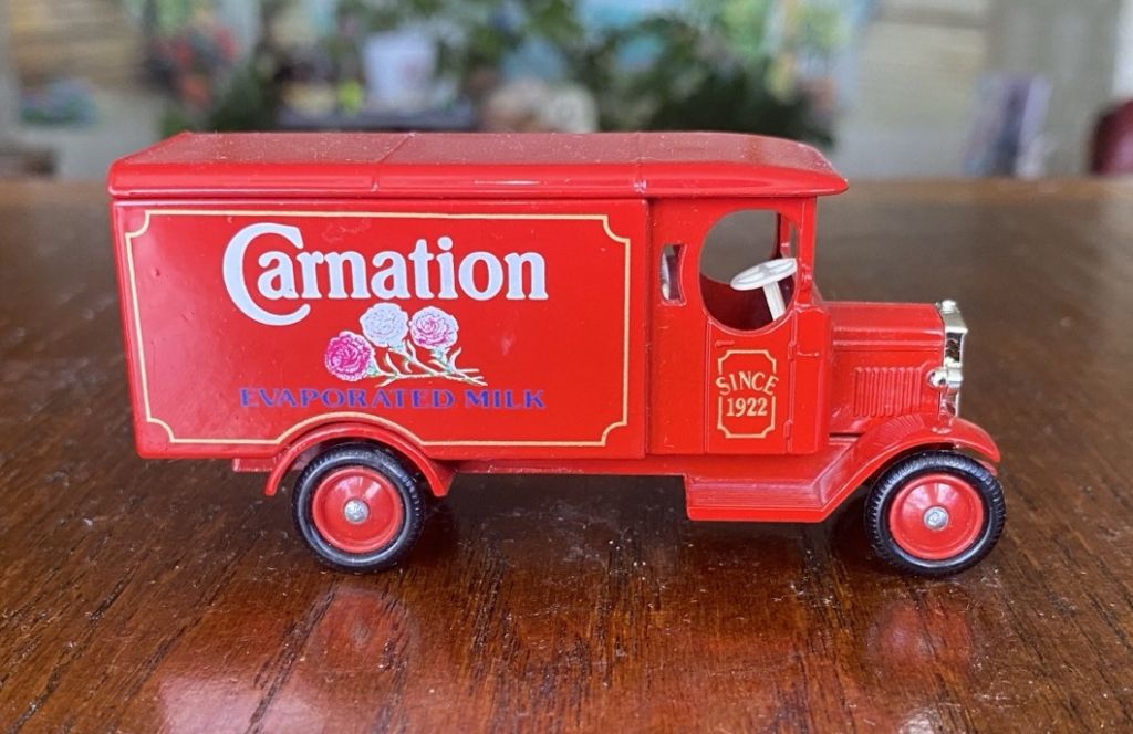 Модель автомобиля CARNATION 1:43 LLEDO Англия - фото фото фото 3